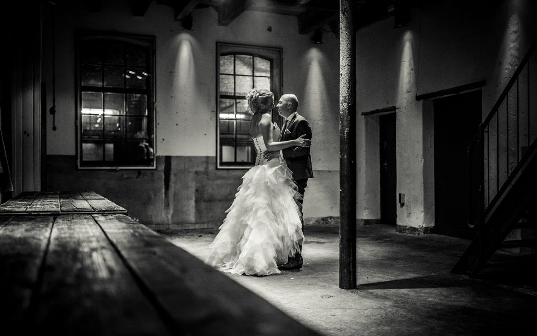 Lachend trouwen in Leiden